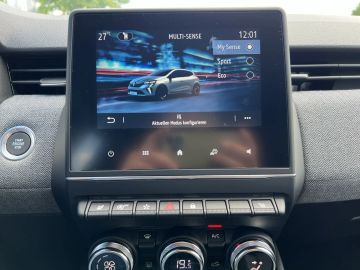 Car image 26