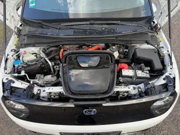 Car image 21
