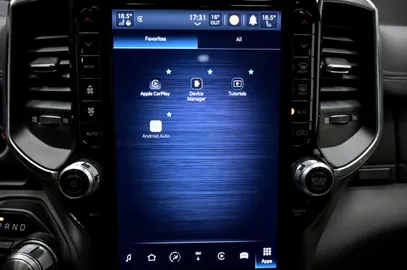 Car image 32