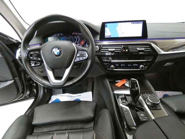 BMW 520d Touring xDrive Luxury Line 140 kW image number 17