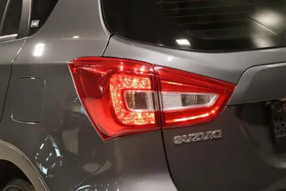 Car image 24