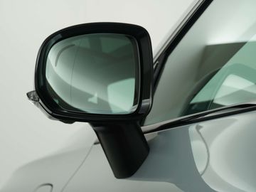 Car image 37