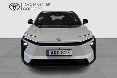 Car image 2