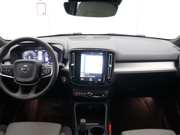 Volvo XC40 T3 Momentum Pro 120 kW image number 4