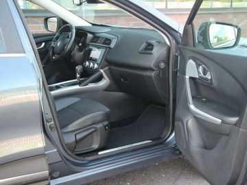 Car image 33