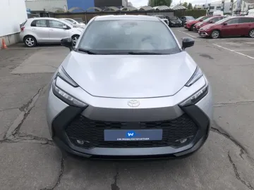 Car image 5