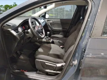 Car image 7