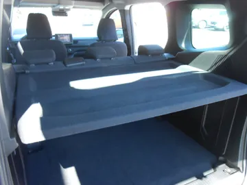 Car image 27
