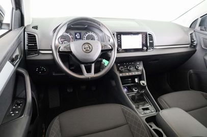 Car image 11