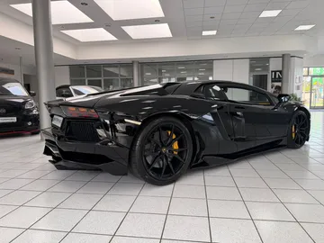 Car image 5