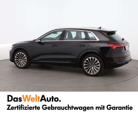 Audi Q8 55 quattro e-tron S-line 250 kW image number 4