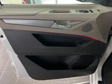 Car image 37