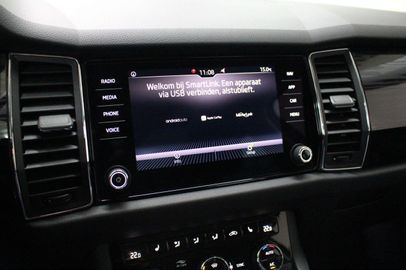 Car image 26