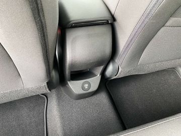 Car image 41