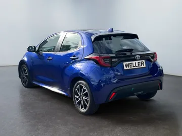 Car image 5