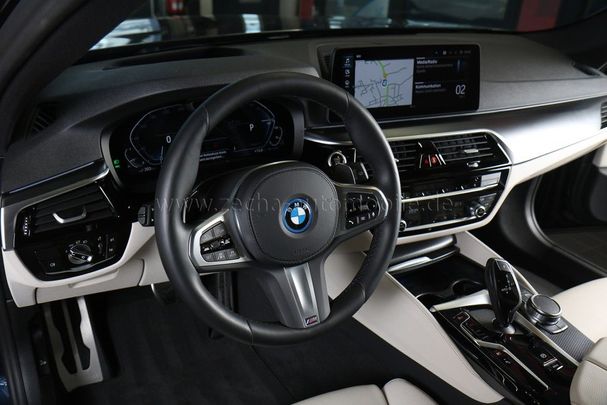 BMW 530 Touring xDrive 215 kW image number 4