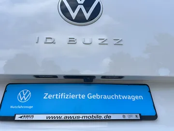 Car image 28