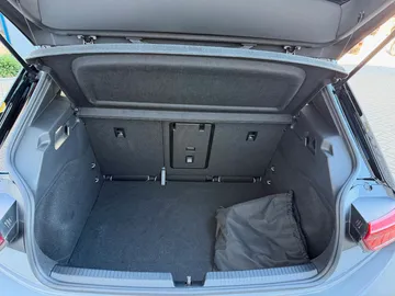 Car image 36