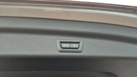 Car image 43