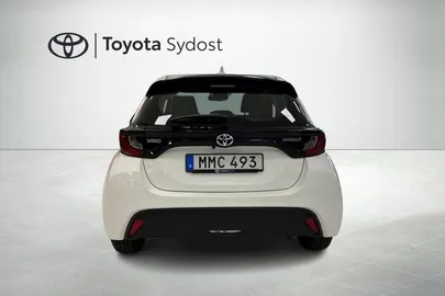 Car image 3