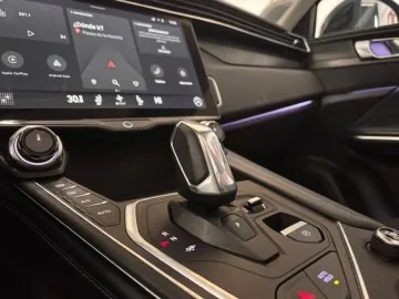 Car image 34