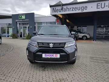 Car image 3