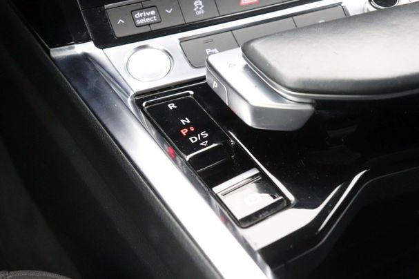 Audi e-tron 50 quattro Sportback 230 kW image number 19