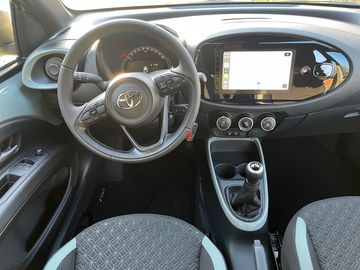 Car image 11