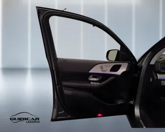 Car image 30