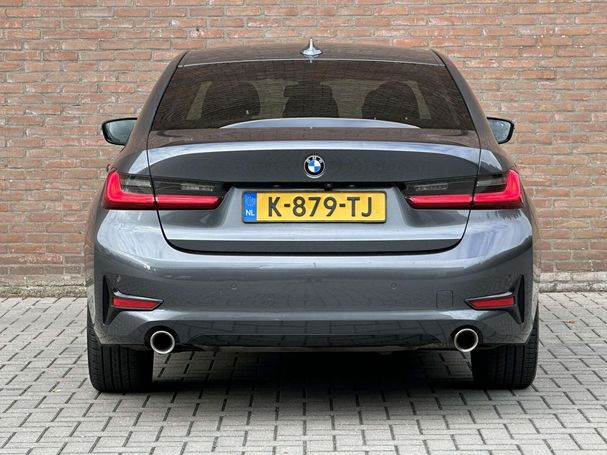 BMW 320i 135 kW image number 8