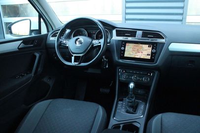 Car image 37