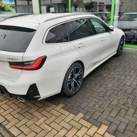 BMW 330e Touring M 215 kW image number 4