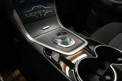 Car image 38