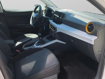 Car image 23