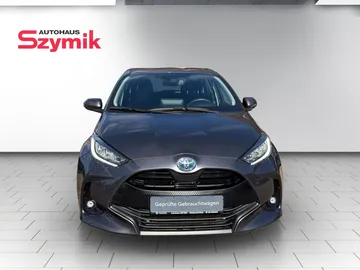 Car image 3