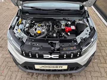 Car image 26