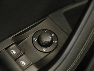 Car image 38