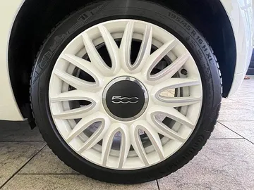 Car image 18