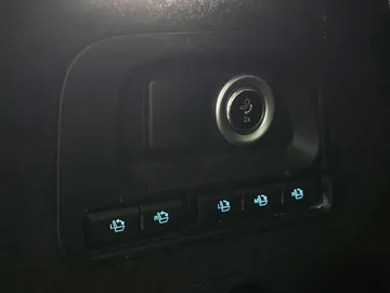 Car image 38