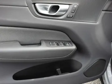 Car image 47