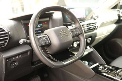 Car image 31