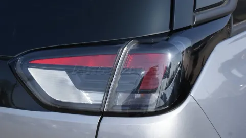 Car image 30