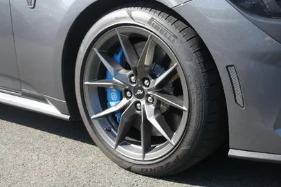 Car image 13