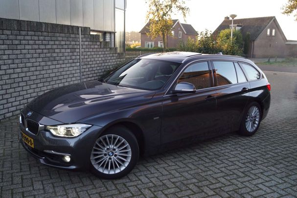 BMW 320i Touring 135 kW image number 44