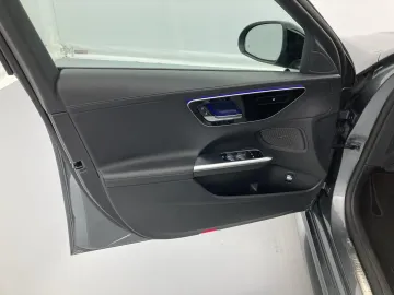 Car image 36