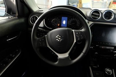 Car image 11