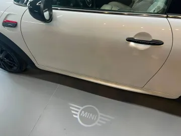 Car image 27