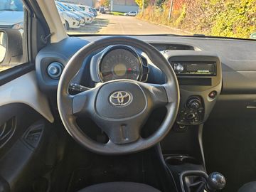 Car image 11