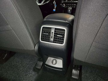 Car image 38