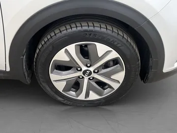 Car image 35